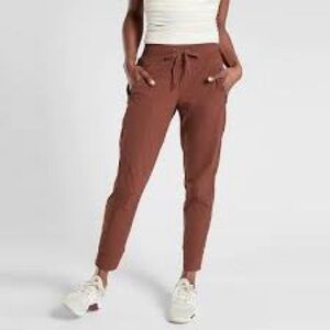 Athleta trekkie north jogger